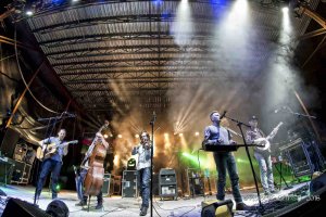 infamous stringdusters live at mountain Music festival 2016