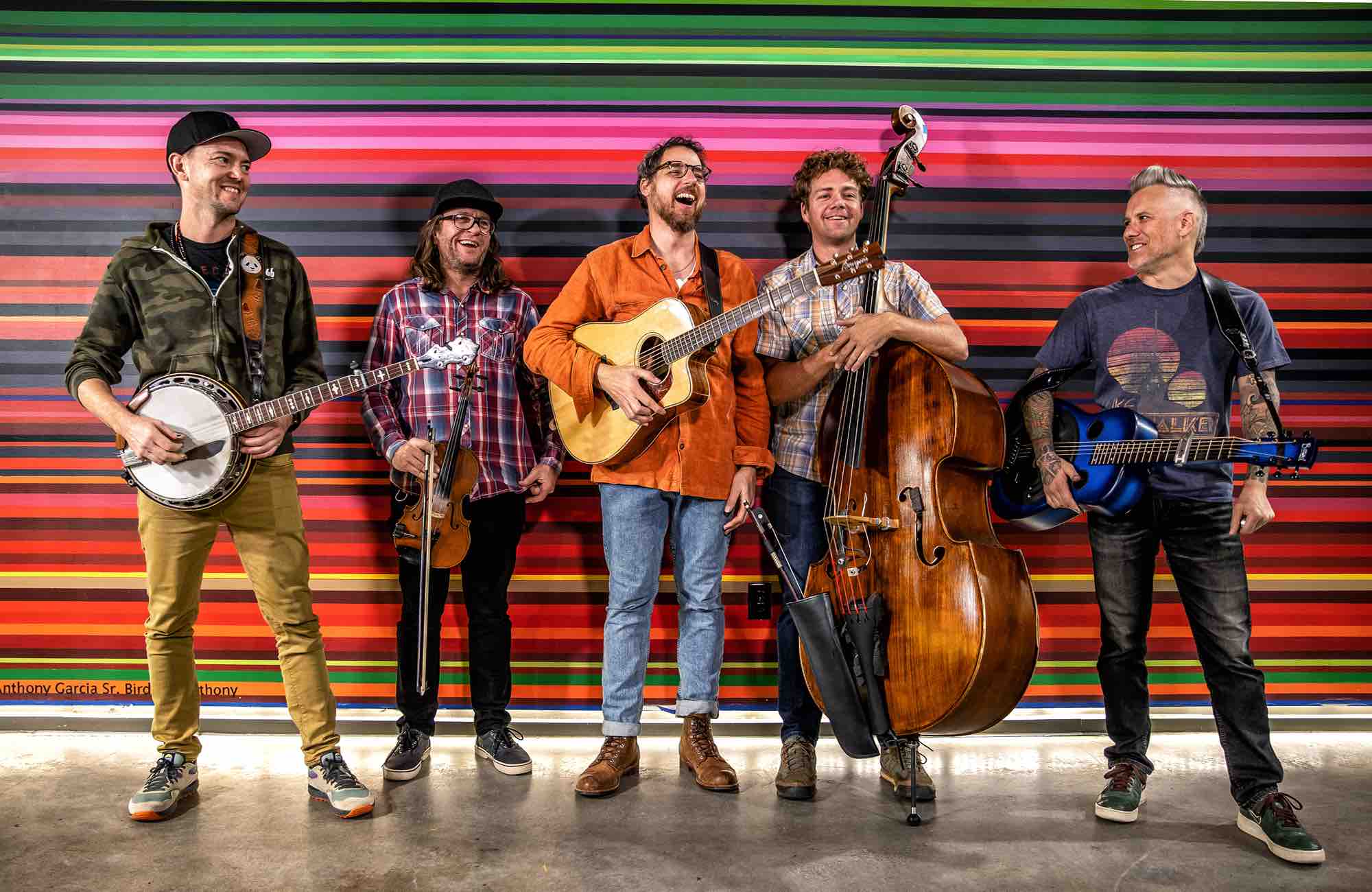 The infamous stringdusters press photo 2021