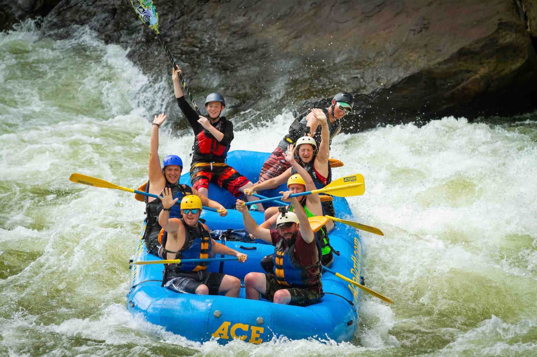 whitewater rafting on the new river gorge with ace adventure resort