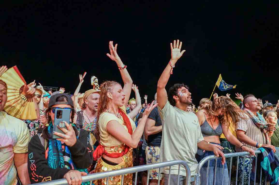 fans going crazy in front of stage at mmfest 2022